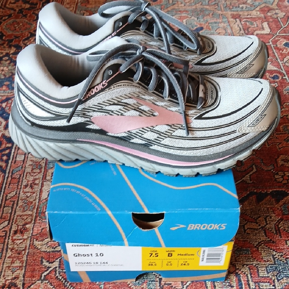 Brooks Women's Ghost 10 Athletic Shoes - Gray and Pink